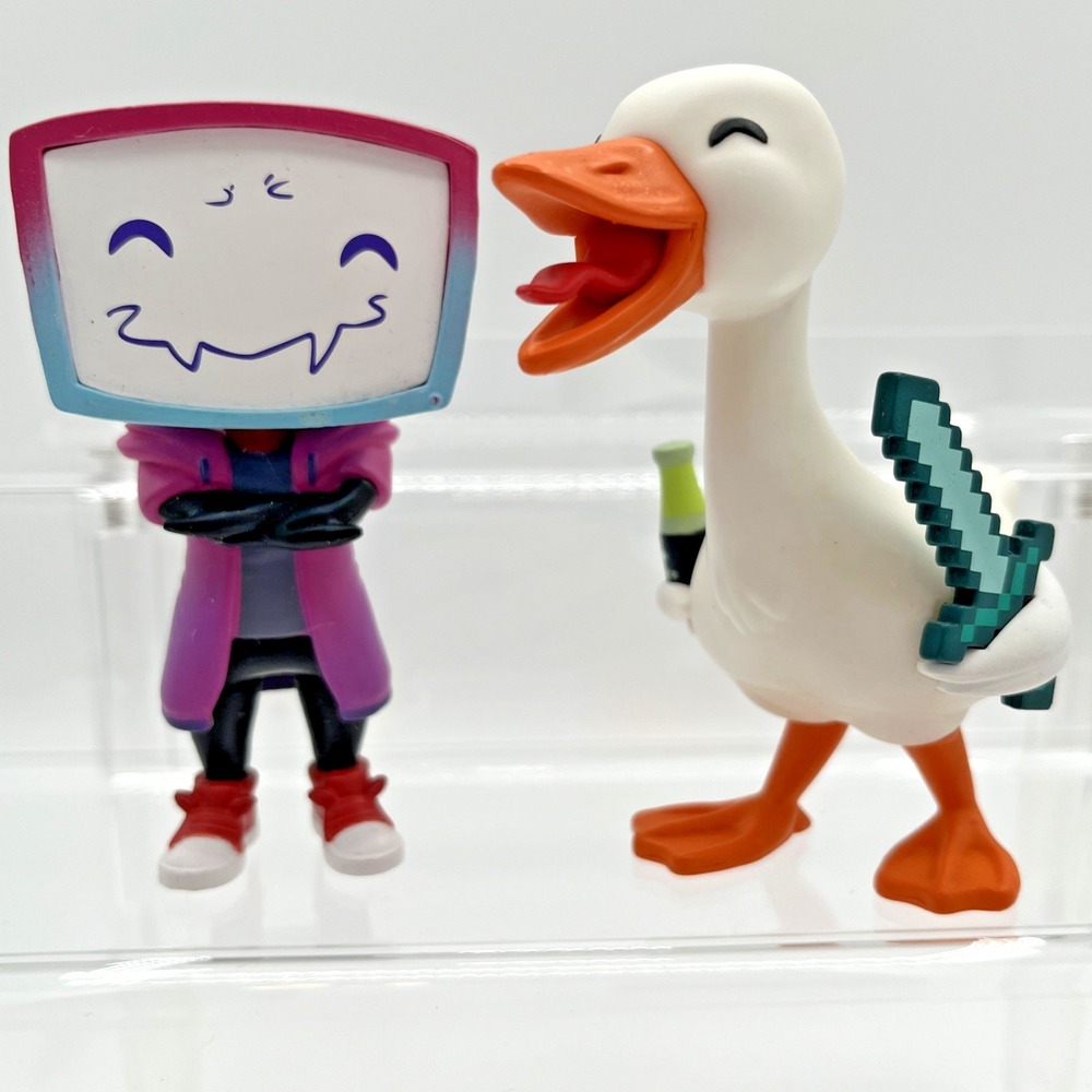 Youtooz Pyrocynical #9 Vinyl Figure Lot of 2 Dolan Dark Limited Edition 4"